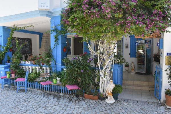 Alaçatı Beyaz Ev Otel Rezervasyon